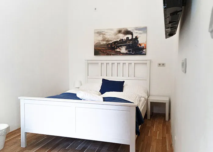Spacious 3 Private In A Shared In * וינה