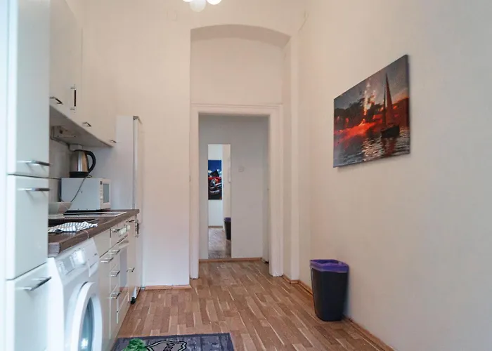Spacious 3 Private In A Shared In וינה