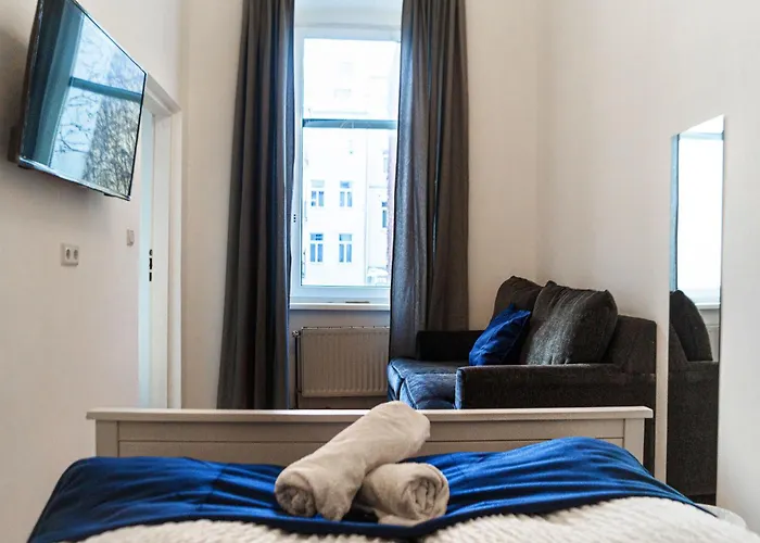 Spacious 3 Private In A Shared In *