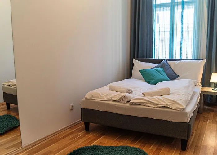 Spacious 3 Private In A Shared In *