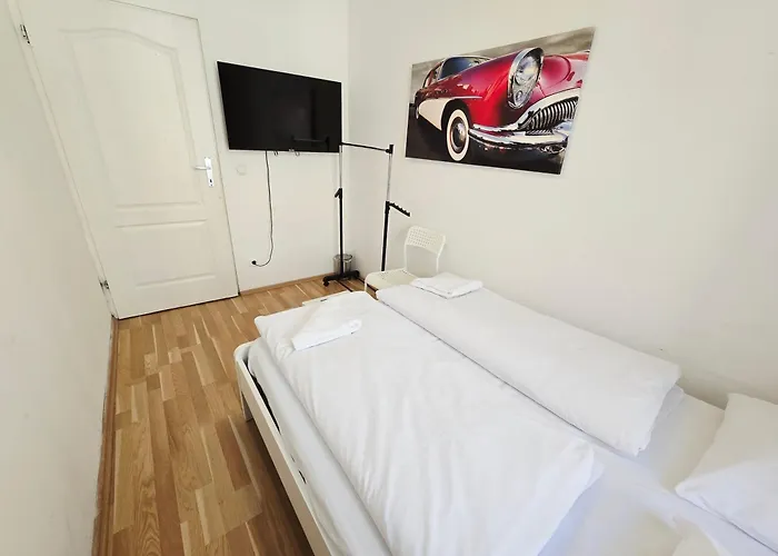 Spacious 3 Private In A Shared In *