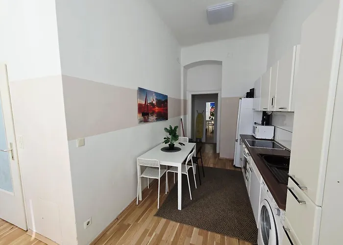 Spacious 3 Private In A Shared In