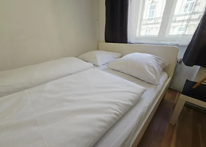 Spacious 3 Private In A Shared In