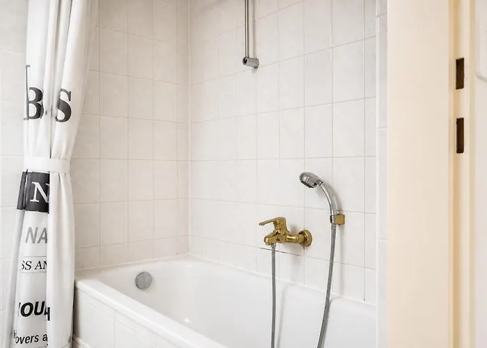 דירה Spacious 3 Private In A Shared In